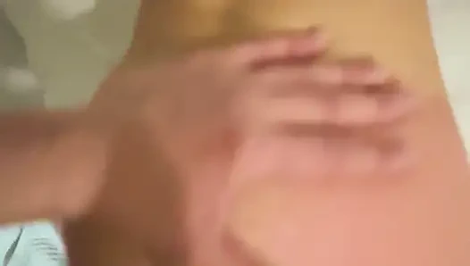 Моя Лучшая Подруга и Я Тайно Трахаемся Каждый Раз Когда Она Приходит Ко Мне Домой