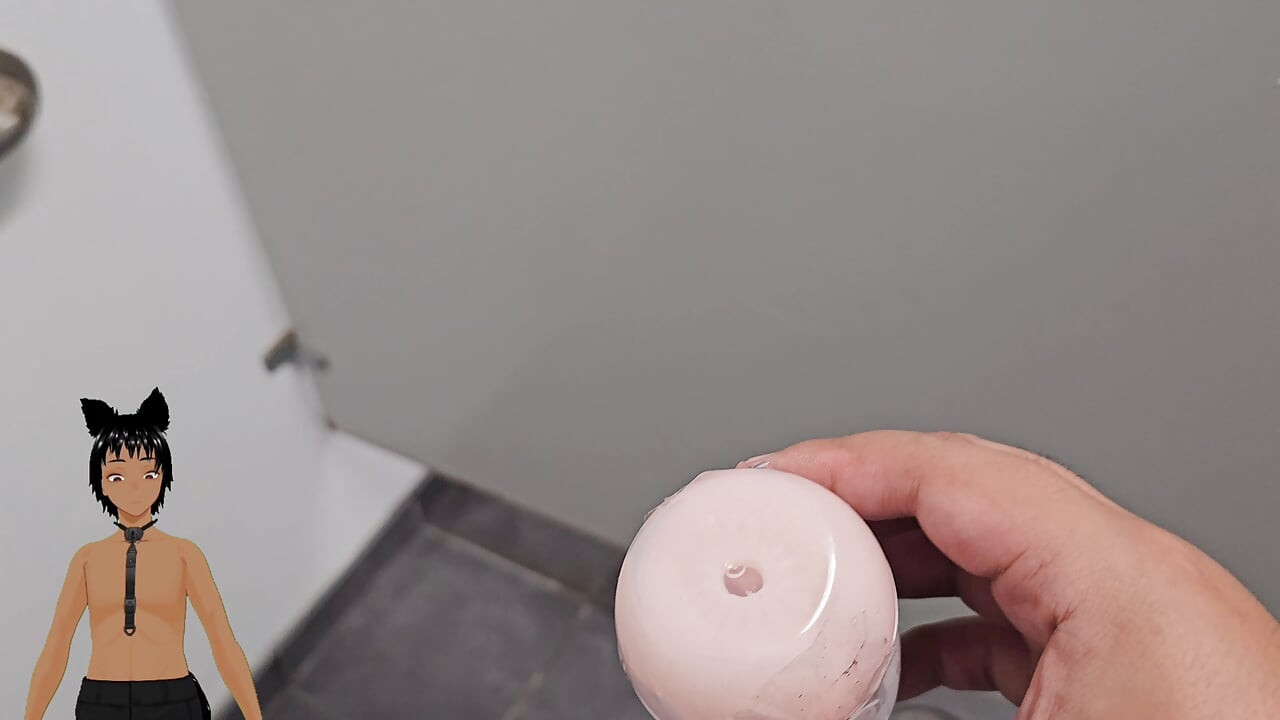 هل يجب أن تضع زبك فيه ؟! - استخدام كس جيبي في حمام عام