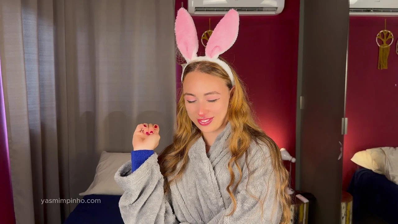 Hot girlfriend does naughty Lola Bunny cosplay