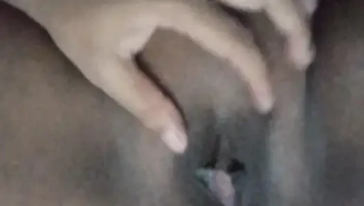Bhabhi ka chut Mein ungali Dhokha kar Malish Kar Diya