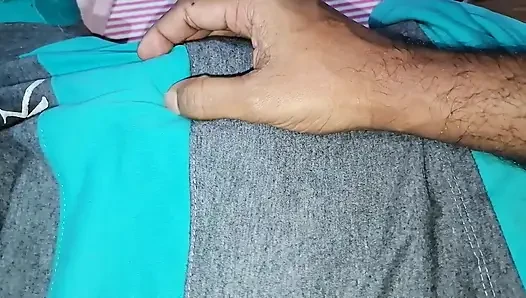 Behaarte muschi desi dorfmädchen körper necken