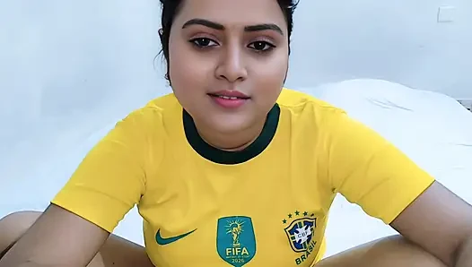 Kakak tiri meniduri saudara tirinya yang cantik sambil bertaruh pada permainan sepak bola. (Video lengkap bahasa bangla)