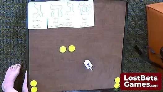 Челштейн и Ди Уильямс в игре на раздевание, Dreidel