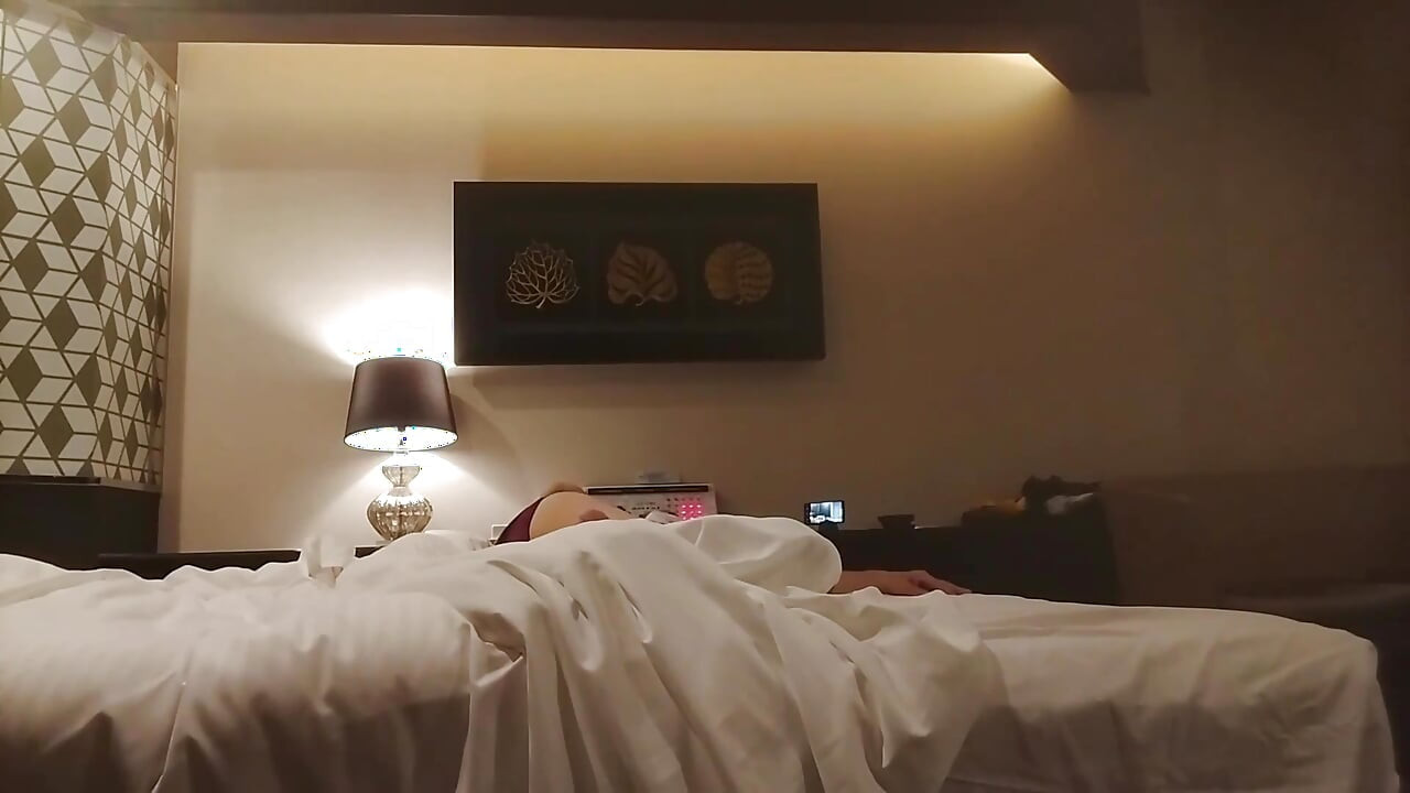 Obnovení tajného setkání v hotelu lásky Chtivý sex