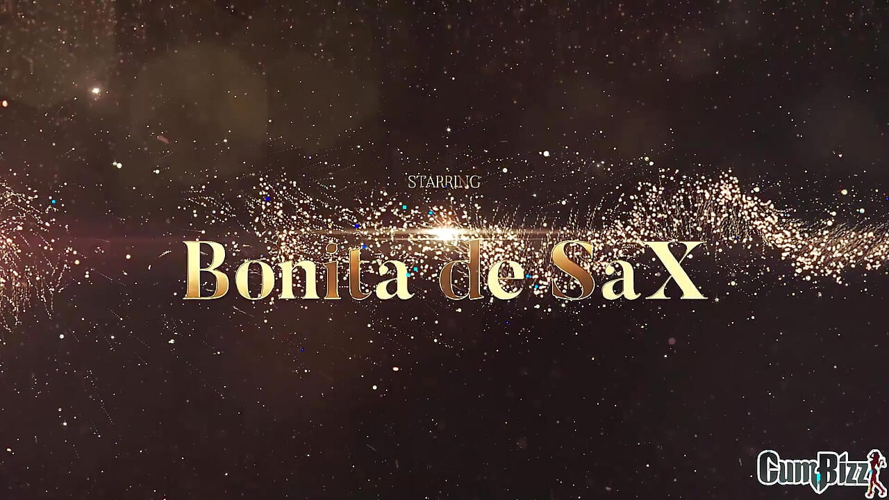 Porno ödülünü yüzüne yakın tutmak yüzünü dölle dolduruyor