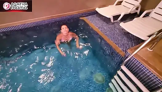 Agatha в мотеле, горячий бассейн плюс мой идеальный минет перед взрывоопасным трахом