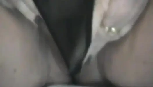 Yalnız iri güzel kadın vibratör eğlencesi