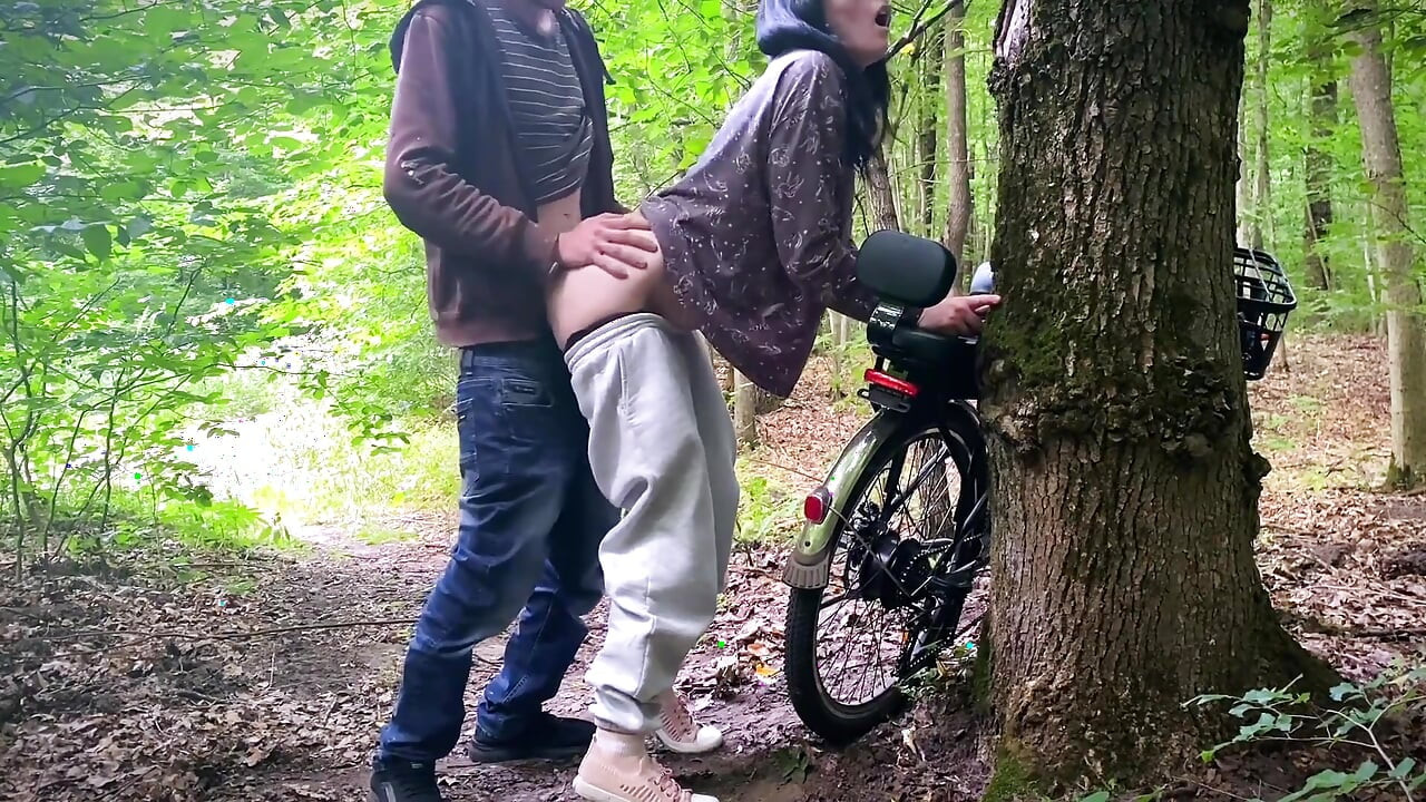 Dumb Brunette Broke Her Bike in the Woods & Pay with Her Pussy for the Repair! Doggystyle Fuck