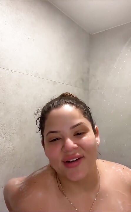 Live Stream with Dani Valentina