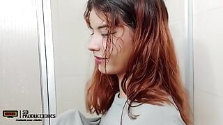 Fare il bagno con la mia sorellastra - porno in spagnolo
