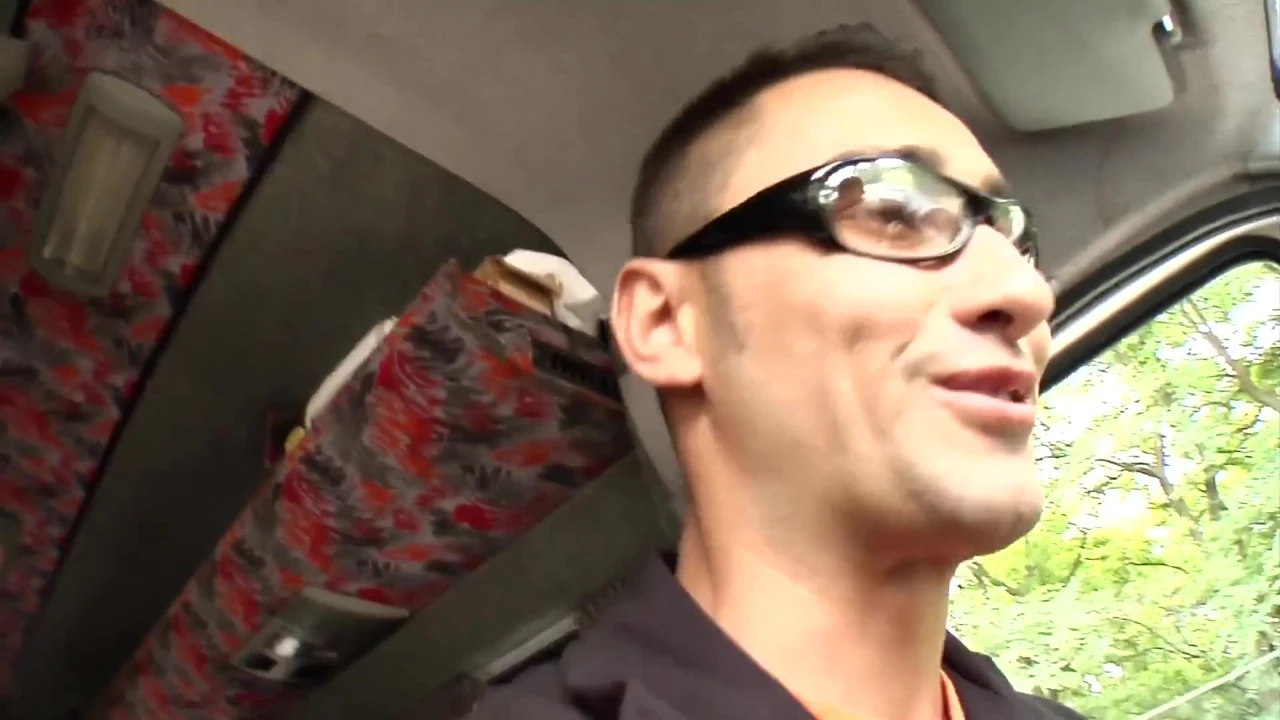 Seksi fahişe Alma Banks Mike Angelo'dan Frank'e büyük yaraklara tavşan gibi atlıyor