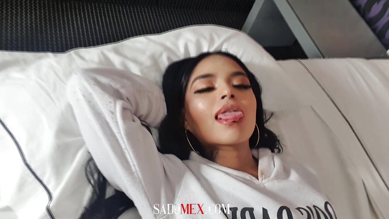 Cea mai bună zi pentru a-mi fute fiica vitregă este când are ciclul Barbara Mont