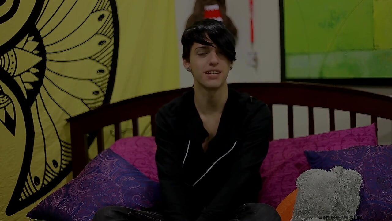 Emo Cutie Jae Landen's a Real Sweetheart!