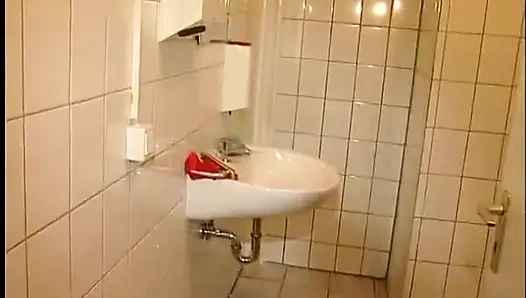 Amateur brunette teen sucks big cock and gets doggystyled