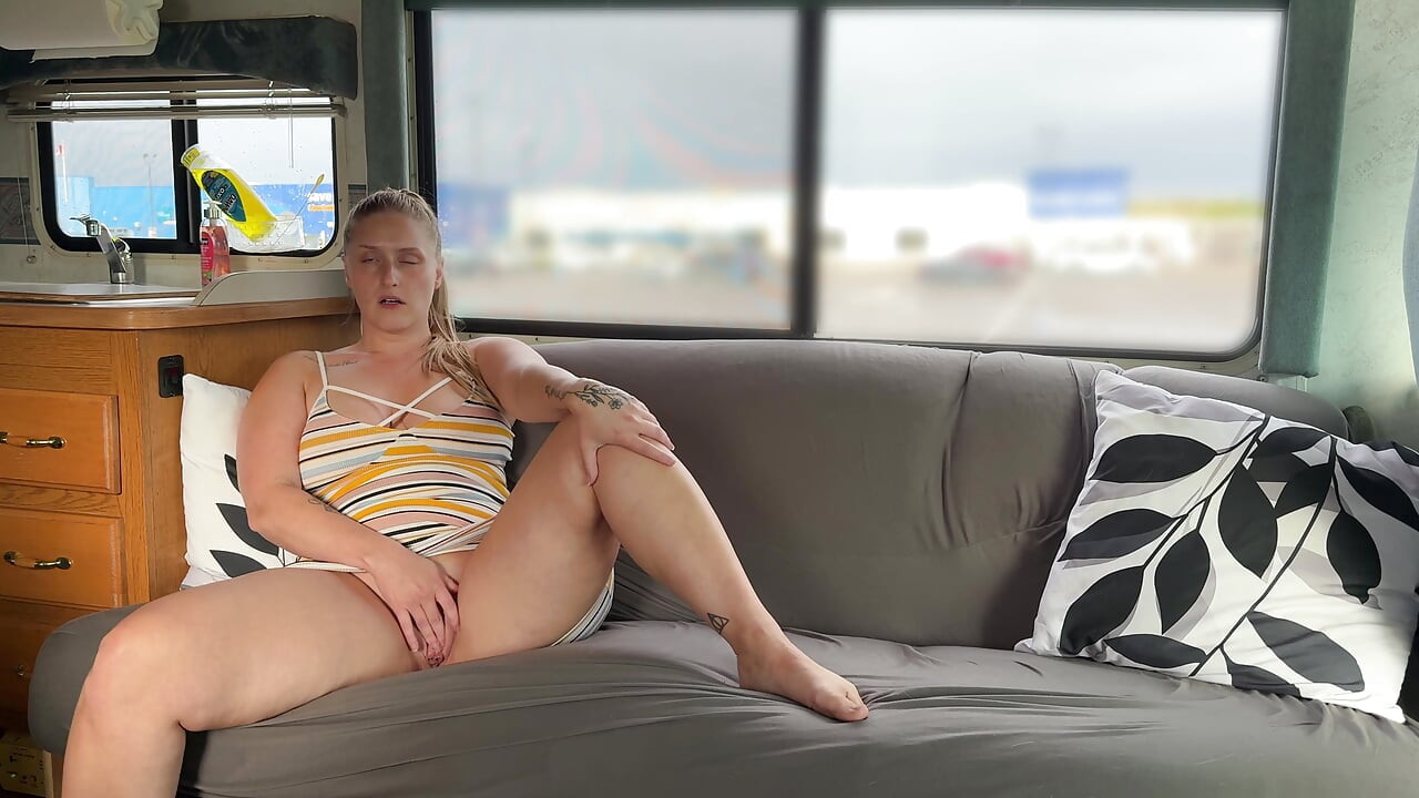 Cumming In Public: Solo Parking Lot Finger Fuck