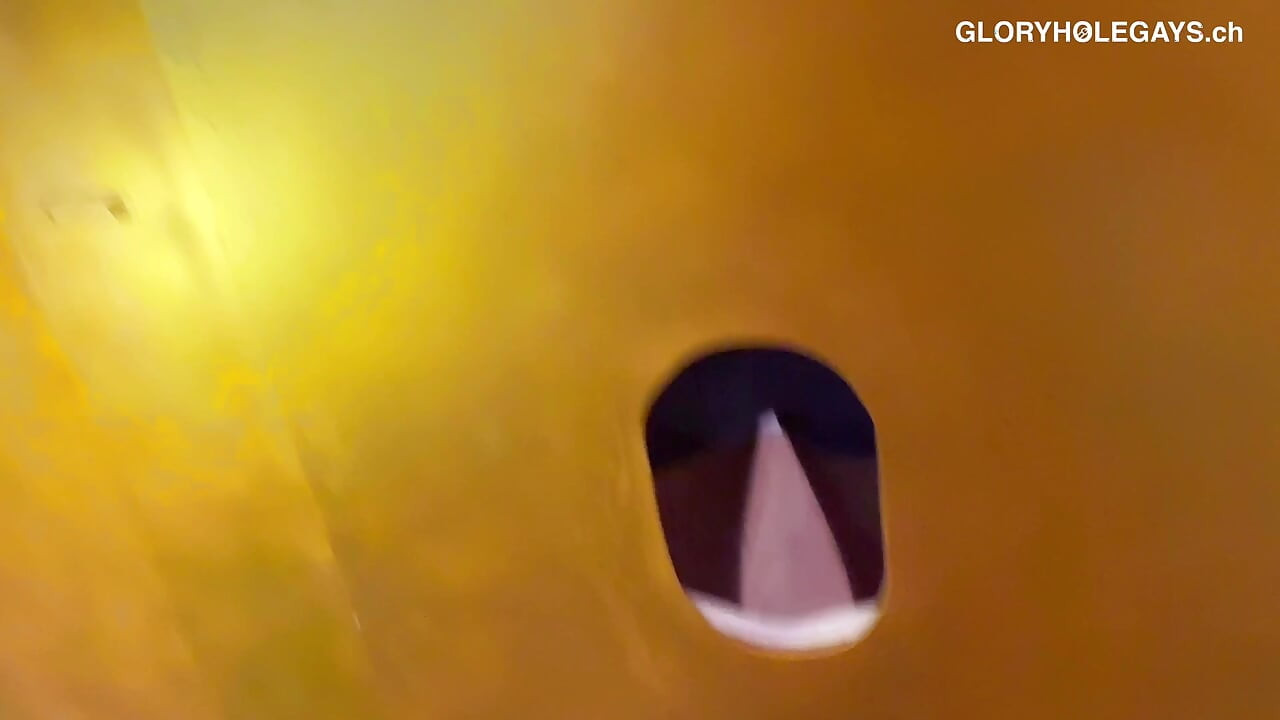 Moist, hard, intense - a real gloryhole experience