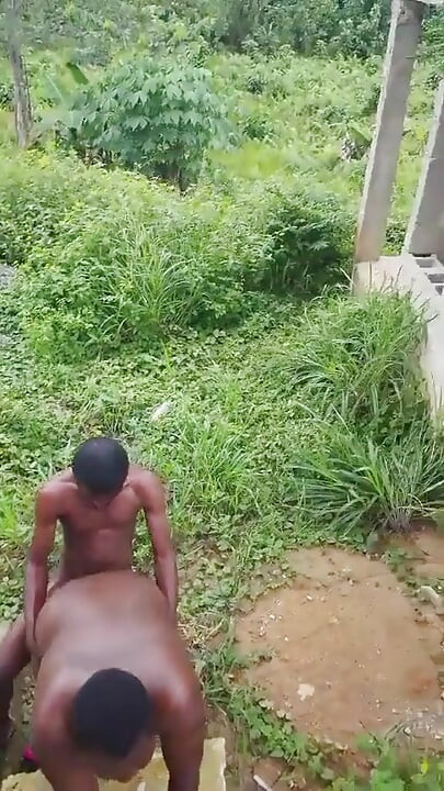 Chubby Bottom Was Seen Fuck by a Pastor Inside the Bushes