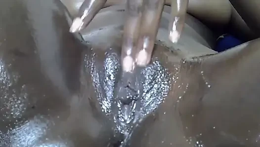 Aku pengen bange kontol besar di memekku