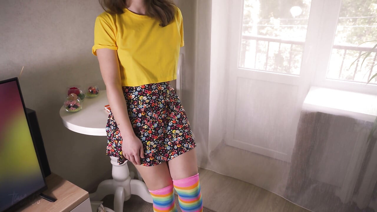 Humble Japanese Upskrt Panty Tease Camel Toe Fetish