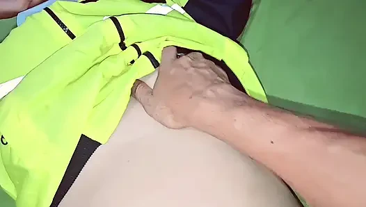 Ojol cewek berhijab mendapat bonus ekstra dari castamer gofood-full video bokep indonesia viral