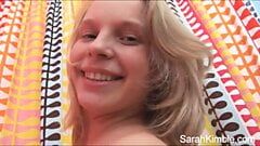 Sarah kimble mostrando sua buceta closeup e dedando adolescente pov
