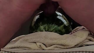 Abuelo follando su melón una última vez, viendo porno