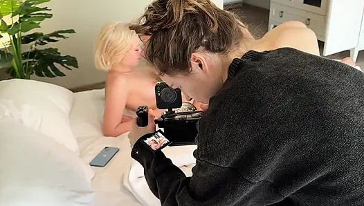 Di Balik Layar: Pirang Menjilat Vagina Saat Dia Disetubuhi Oleh Kekasihnya yang Bertato