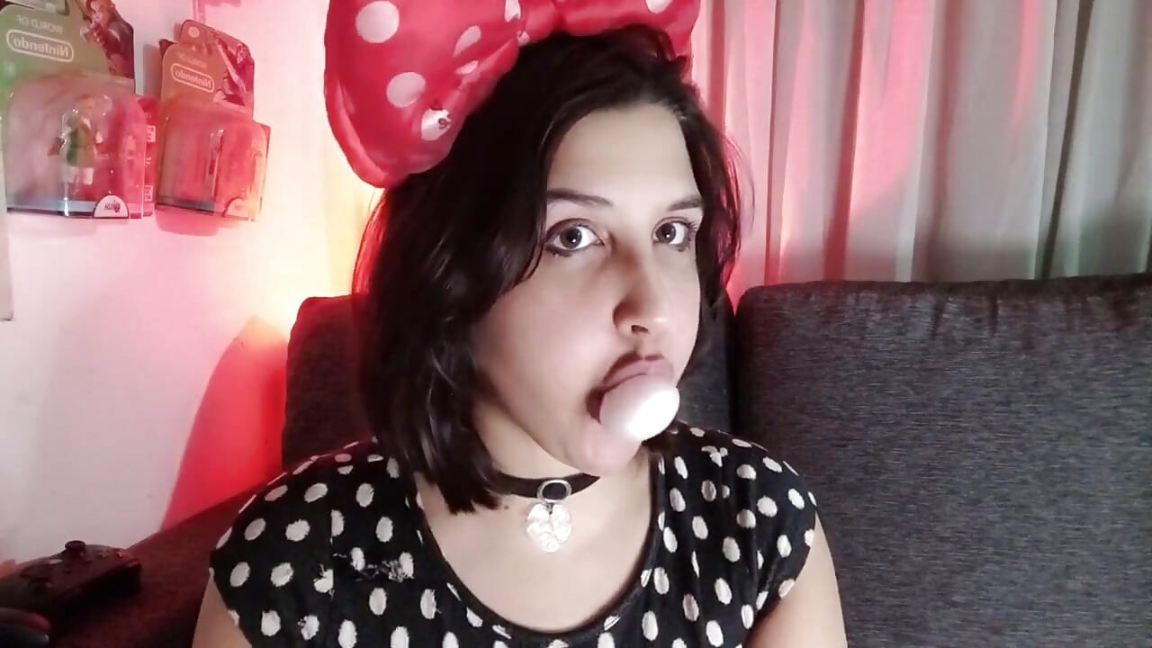 Fazendo uma bagunça de chiclete - Minnie Outfit - Bunny Looner