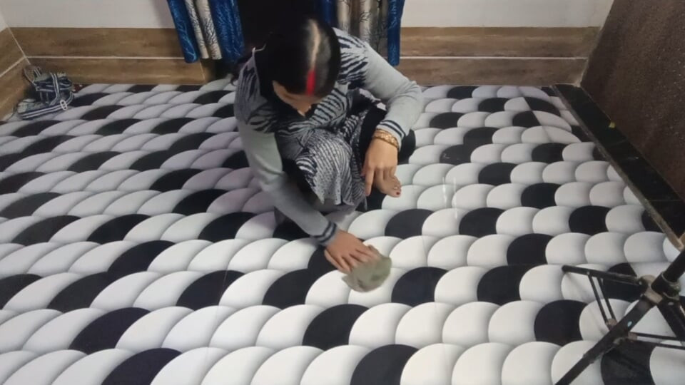 The beautiful maid came to clean the room and the owner caught her and fucked her.