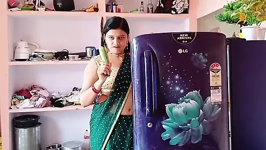 Hintli desi ormanda köylü genç kızla açık havada sert seks