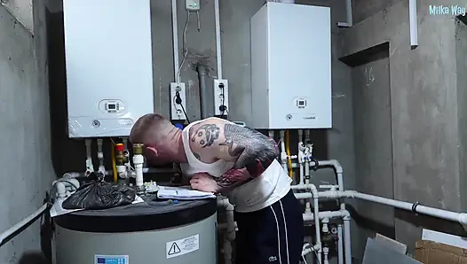 Fuck, Stepmom! Cheeky Stepsister Seduced a Free Bro in the Boiler Room While He Was Sweating Fixing the Gas