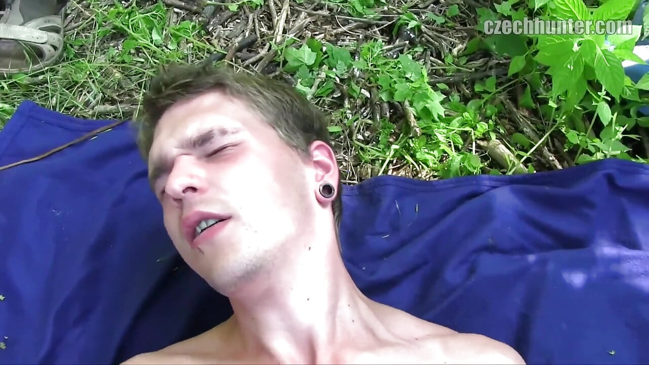 Amateur Twin Get Ass Fucked Outdoors
