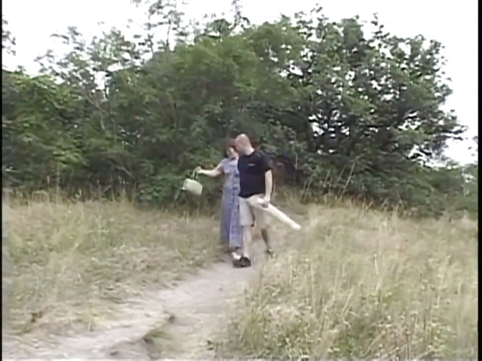 Outside milf fucking in dogging position (Full original movie)