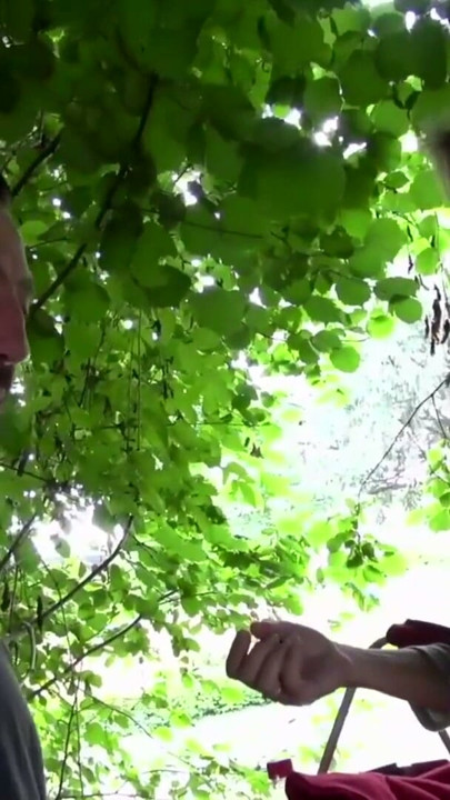 La ménagère chroniquement sous-baisée se fait plaisir dans le camping-car | Clip 1
