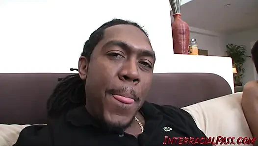 Поместится ли член Dredd даже в тугую тинку Ванессу?