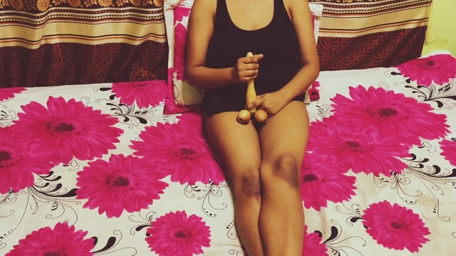 Horny Wife Plays with Lifelike Dildo – Feels Just Like the Real Thing!