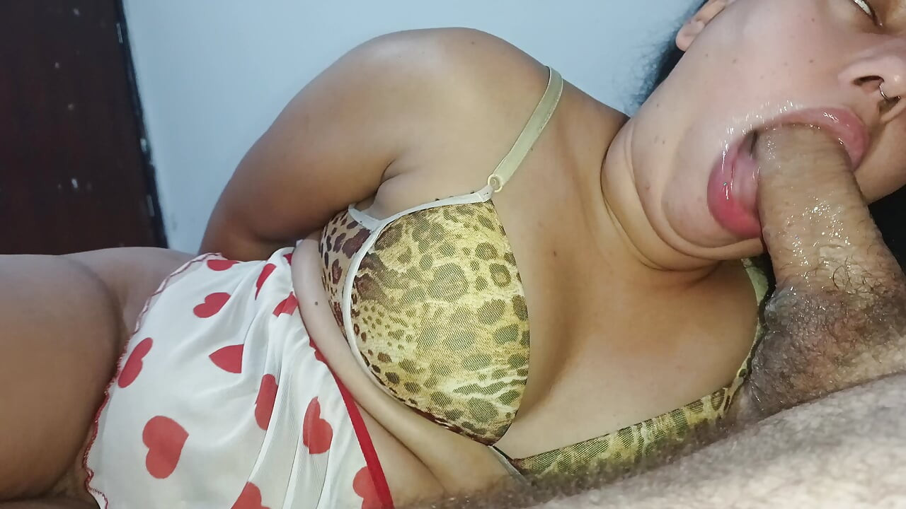 THE BEST BLOWJOB IN THE WORLD, THIS LITTLE MOUTH DOESN'T STOP, FUCKS TO THE STALK OF THE DICK