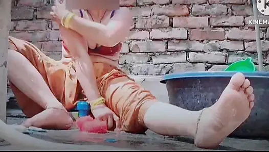 Video seksi gadis desa yang imut lagi mandi