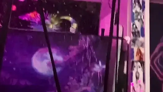 Bulutlarda sallanıyor