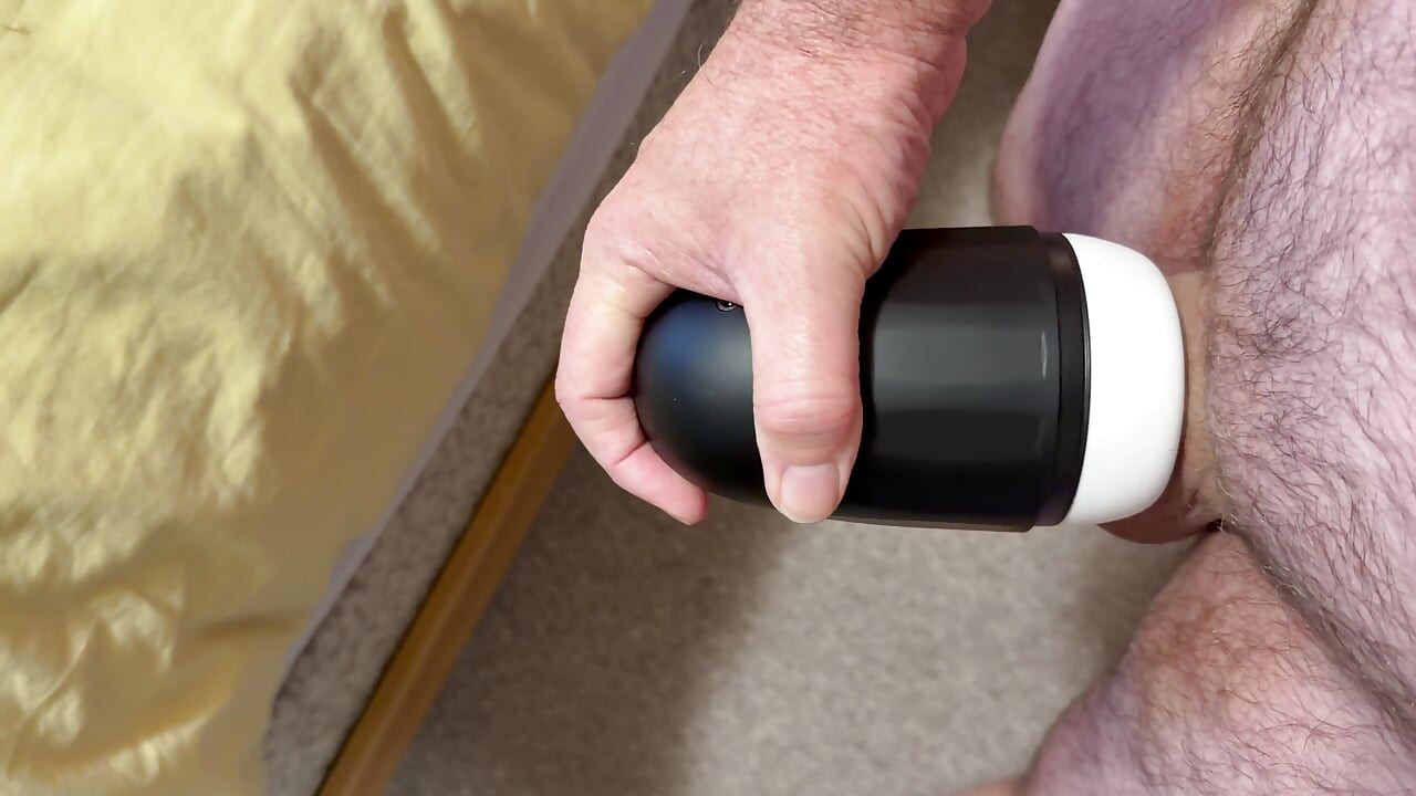 Mainan baru menguji pancutan mani besar