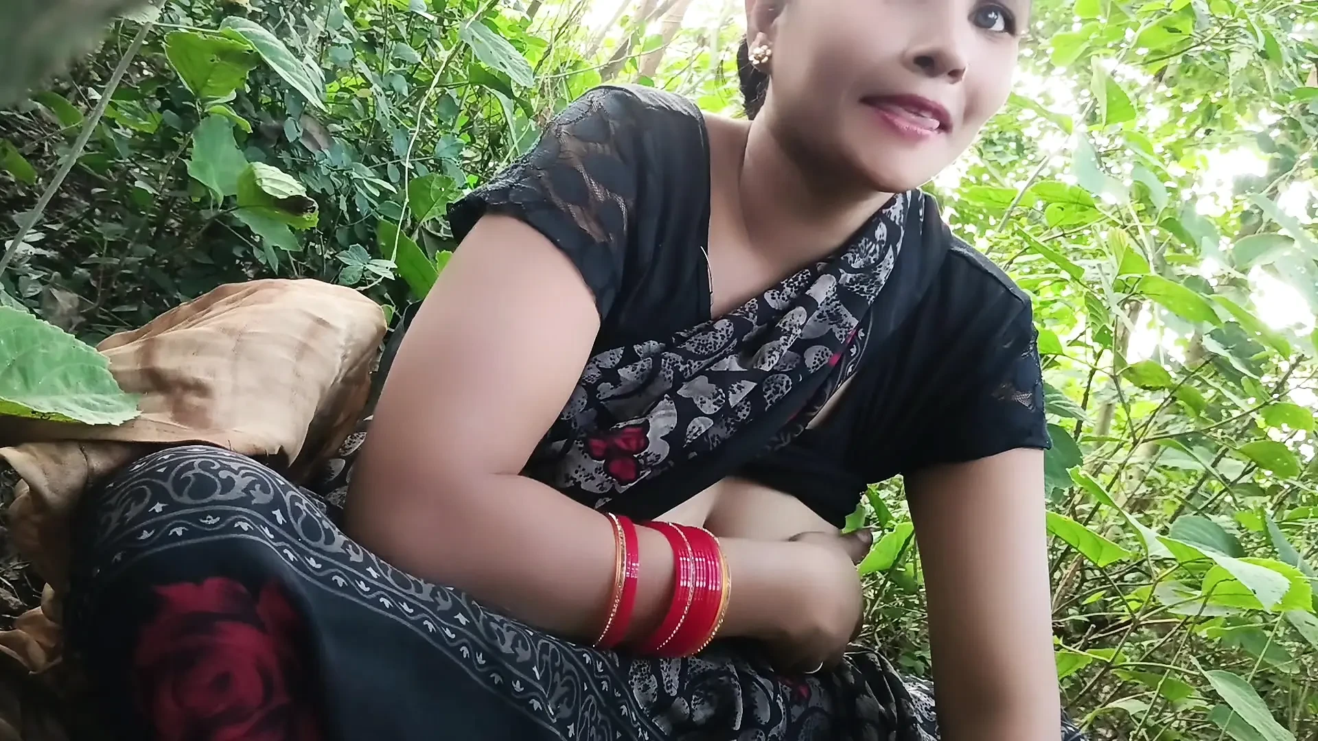 Village girl ki chudai outdoor jungle mein