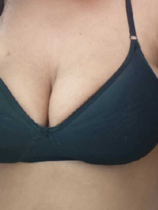 Priya ke bade bade dhoodh