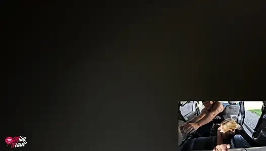 Pelacur nilon pirang membiarkan dirinya kacau diikat pantat!!