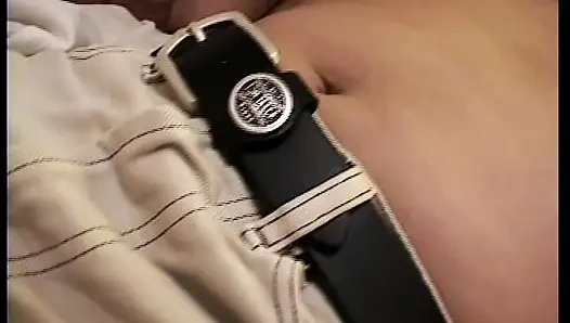 Çirkin Alman fahişe amını kameraya gösteriyor