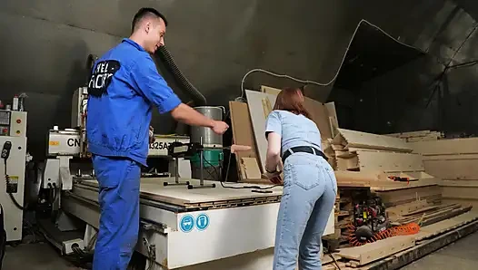 Kenikmatan pabrik: dobel penetasi pakai fuckmachine