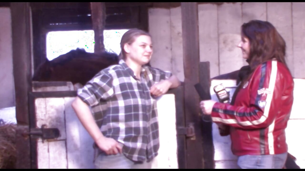 Awek amatuer Jerman menunggang batang di bangsal