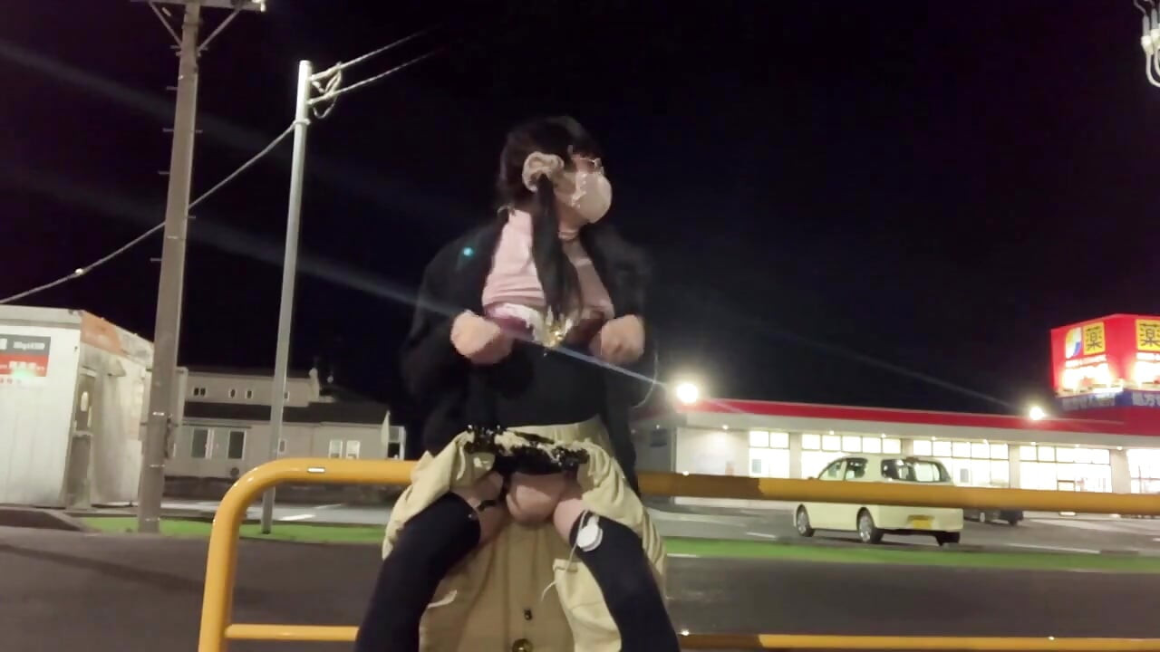 Self-training No. 41: Tackle Pussy Exposure in Progress at Shopping Mall Parking Lot