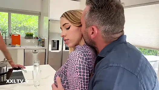 Интенсивный секс с Khloe Kapri