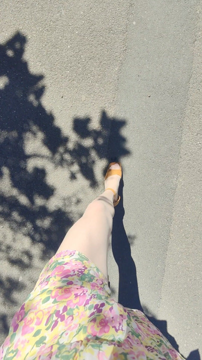 Crossdresser walking down the street