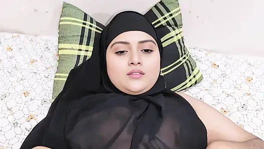 Güzel Müslüman tesettürlü Hintli bangla kız zar zor sikişiyor